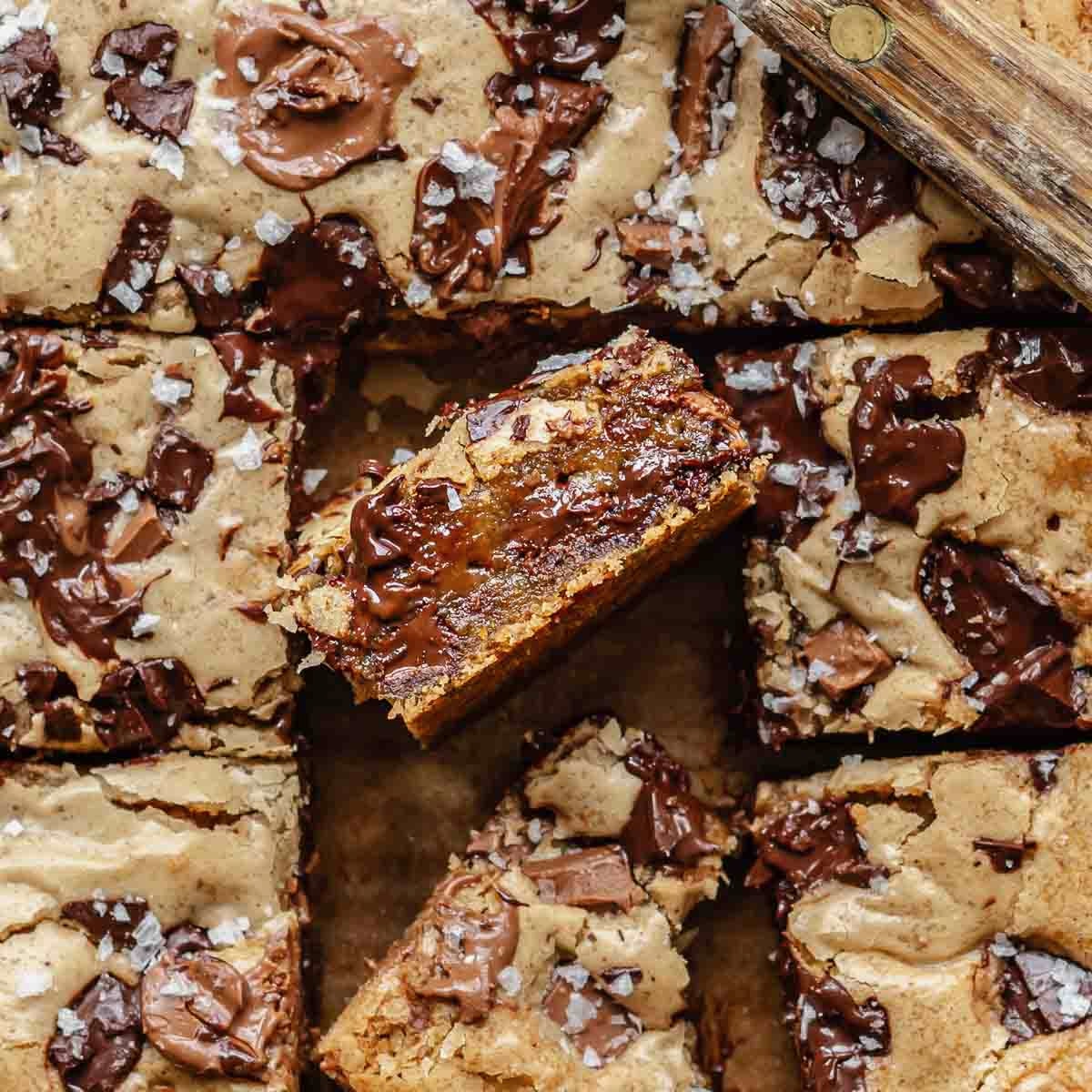 Chewy Brown Butter Blondies with Chocolate Chips